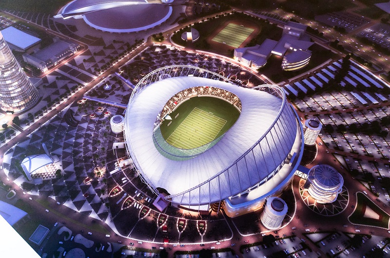El proceso de riego en los campos de fútbol de Qatar